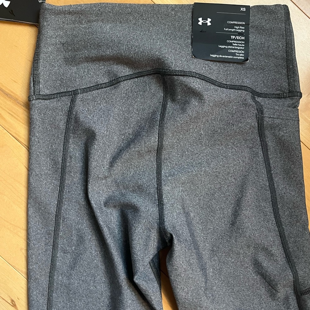 Under Armour HeatGear Leggings, size XS - Picture 4 of 8